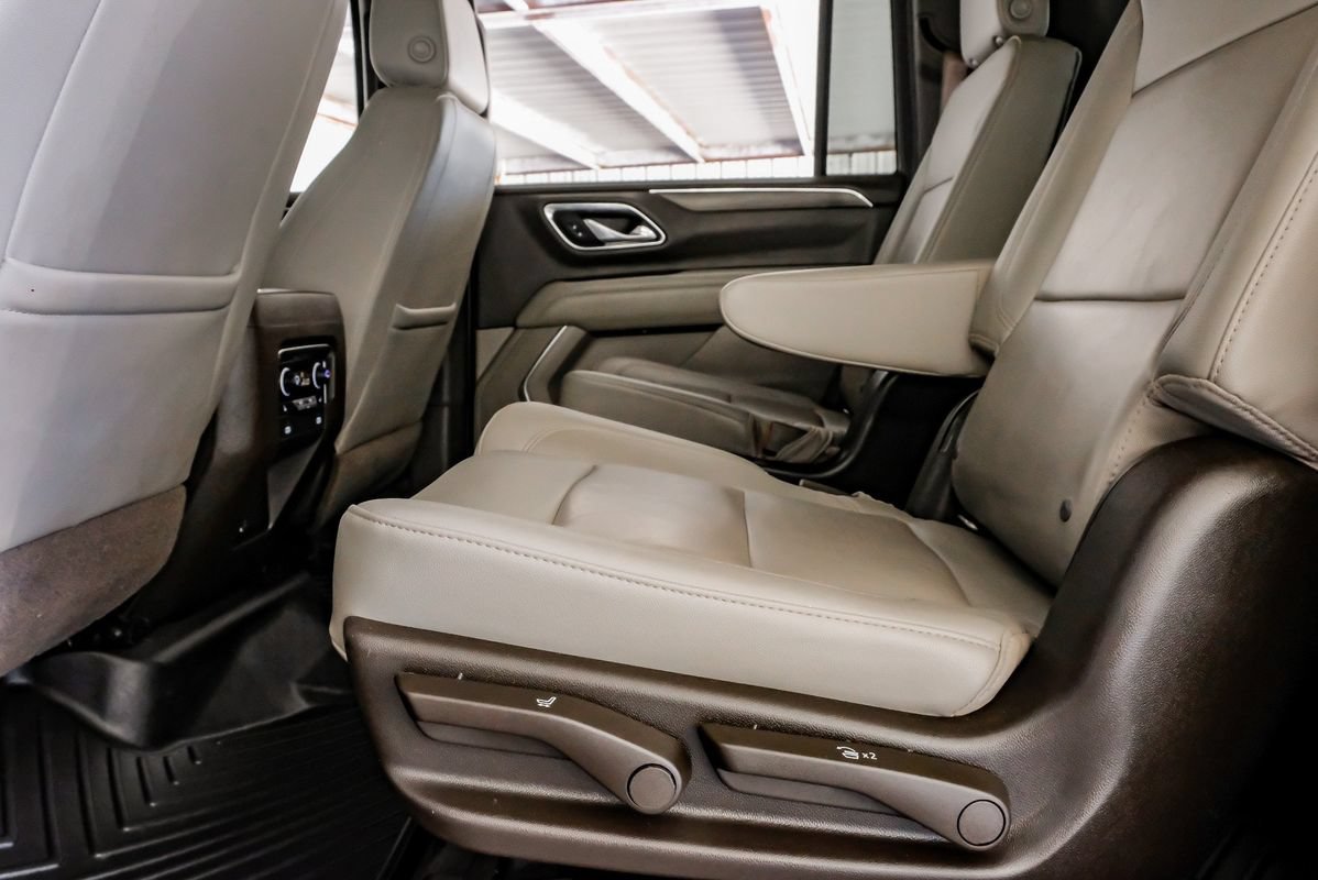 Used 2021 Chevrolet Suburban Z71 w/ Z71 Off-Road Package AWD/4WD image 38