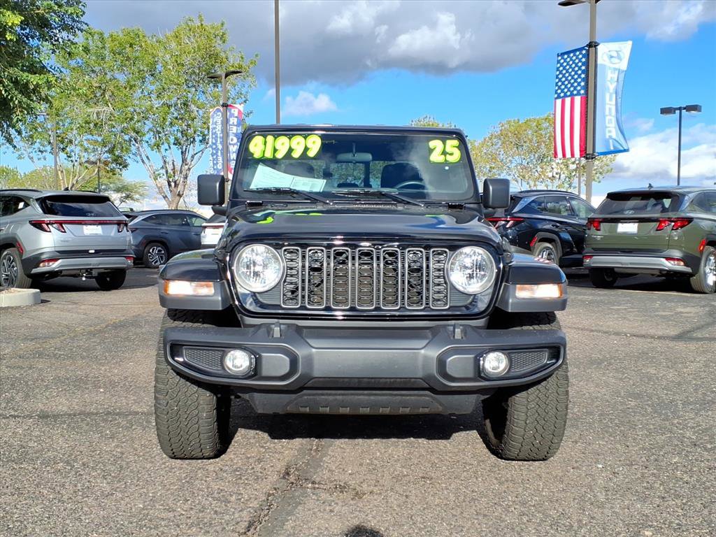 Used 2025 Jeep Gladiator Sport image 2