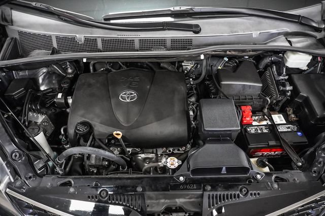 Used 2020 Toyota Sienna SE Premium FWD image 27