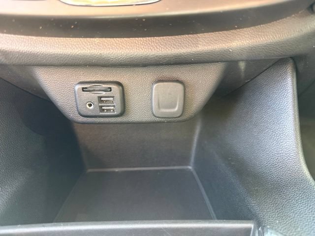Used 2021 Chevrolet Traverse RS FWD image 21