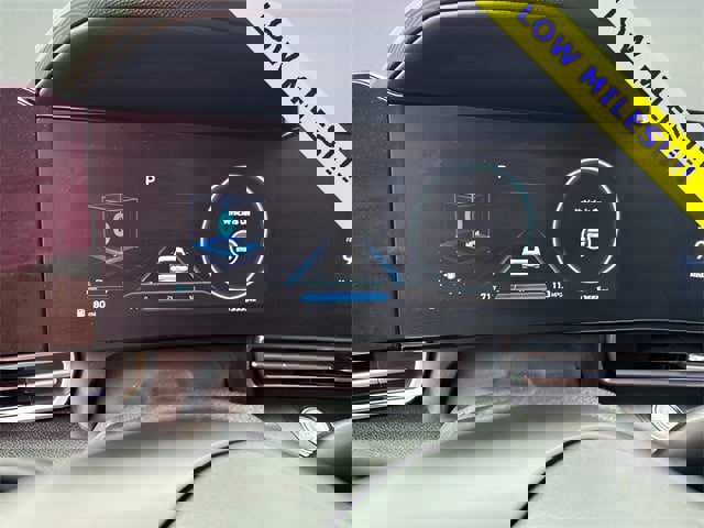 Used 2023 Hyundai Elantra Limited image 2