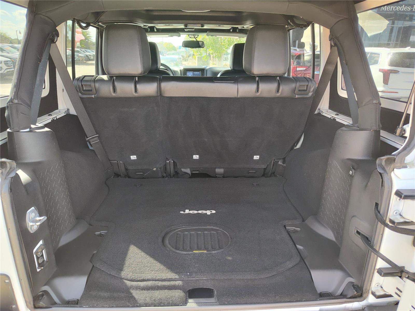 Used 2015 Jeep Wrangler Altitude image 6