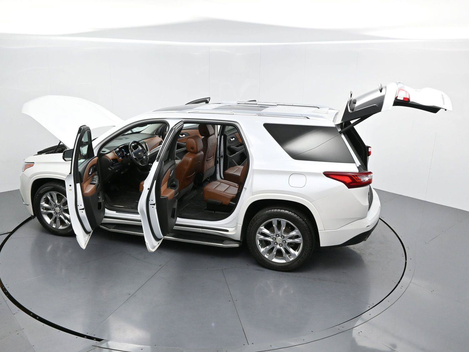 Used 2019 Chevrolet Traverse High Country w/ LPO, Floor Liner Package AWD/4WD image 51