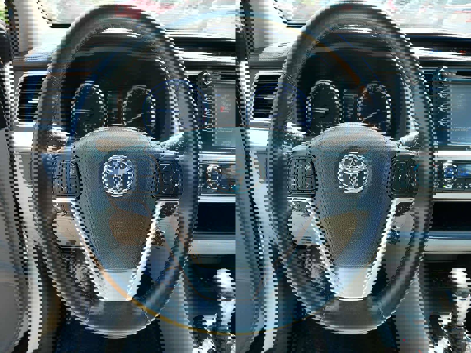 Used 2019 Toyota Highlander XLE image 22