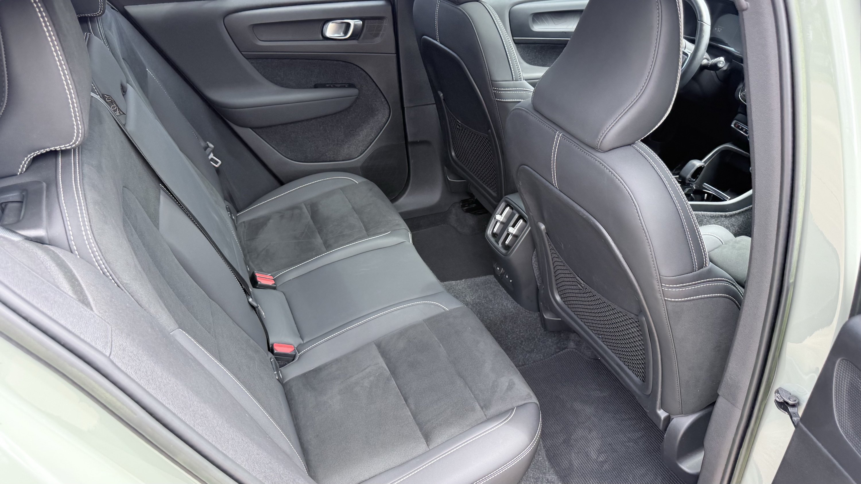 Used 2023 Volvo XC40 Recharge Ultimate AWD/4WD image 38