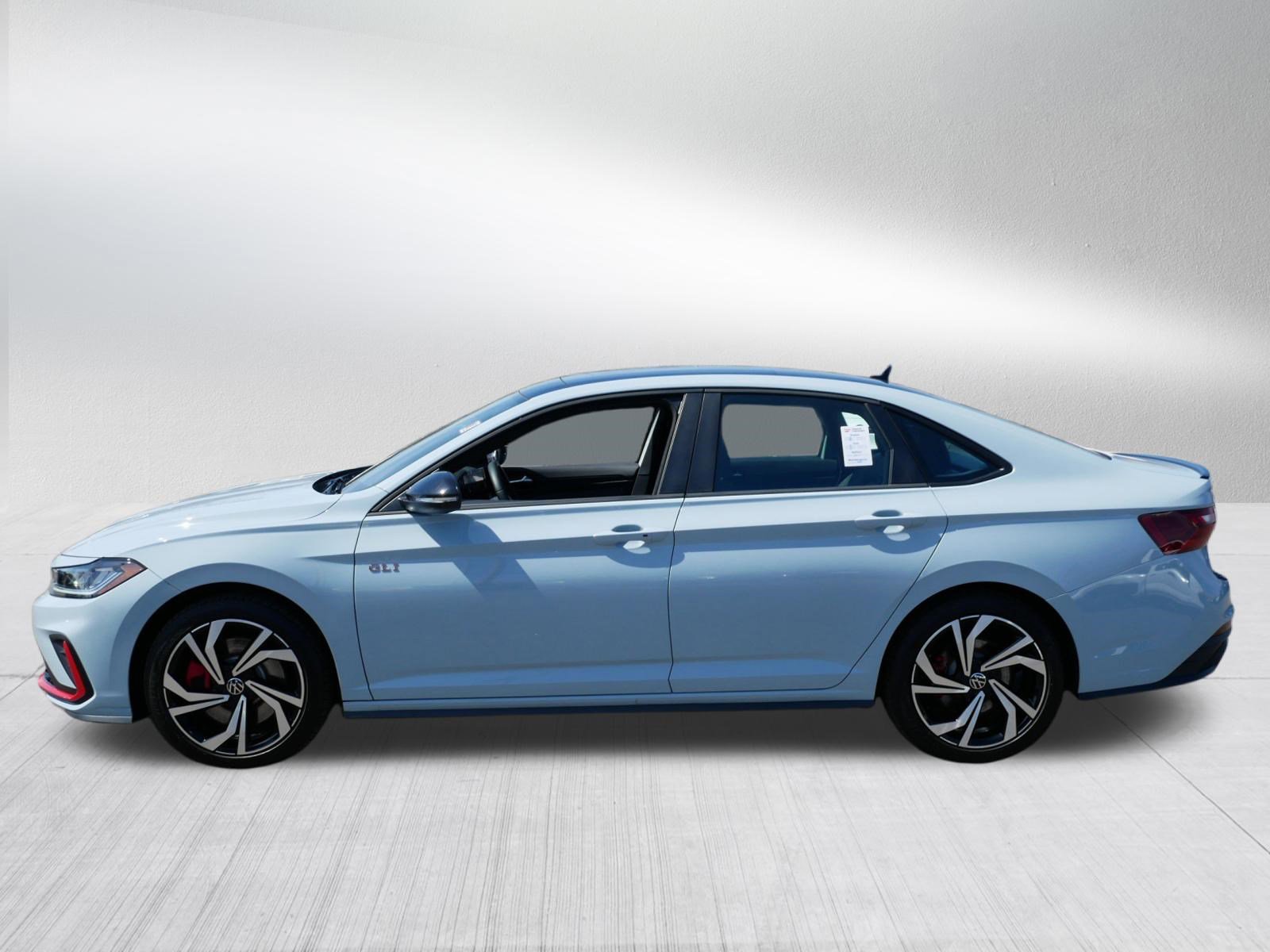 Used 2025 Volkswagen Jetta GLI Autobahn FWD image 4