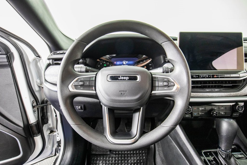 Used 2024 Jeep Compass Sport image 19