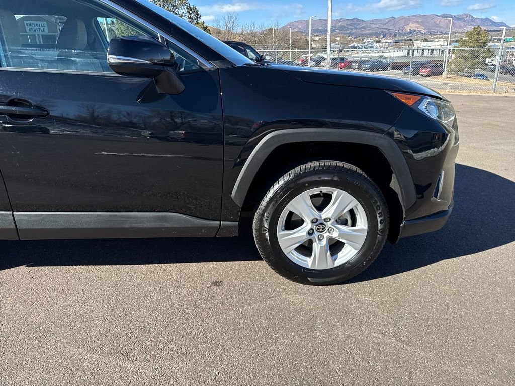 Used 2021 Toyota RAV4 XLE w/ Carpet Mat Package (TMS) image 31