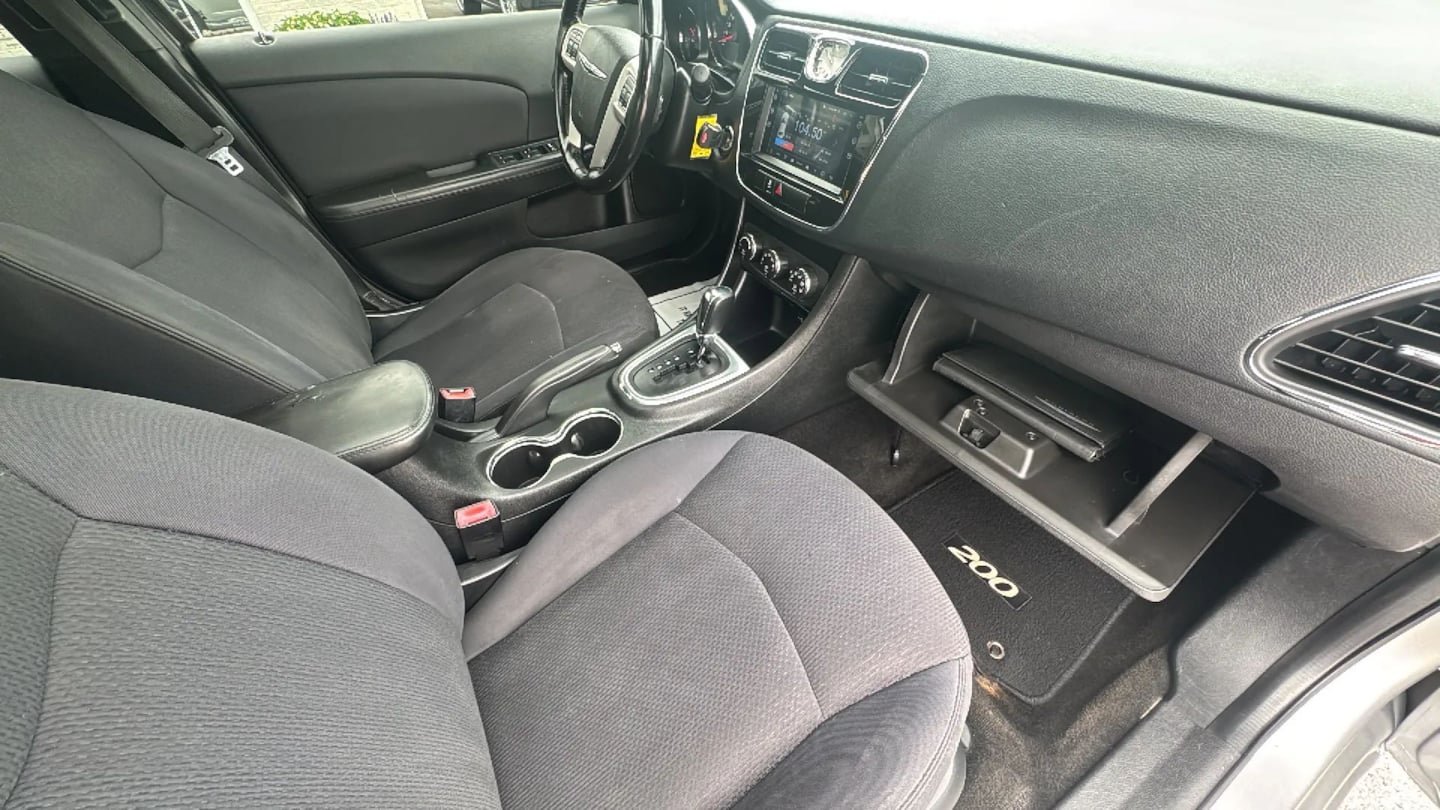 Used 2013 Chrysler 200 Touring w/ S Exterior Appearance Pkg FWD image 25