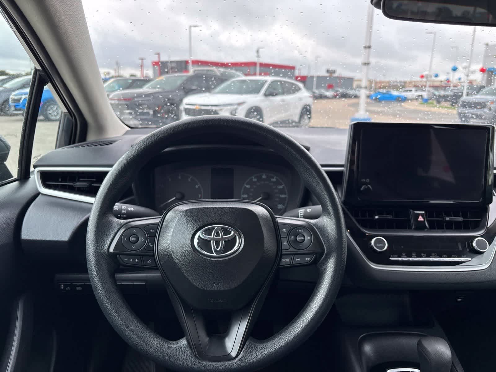 Used 2025 Toyota Corolla LE FWD image 19