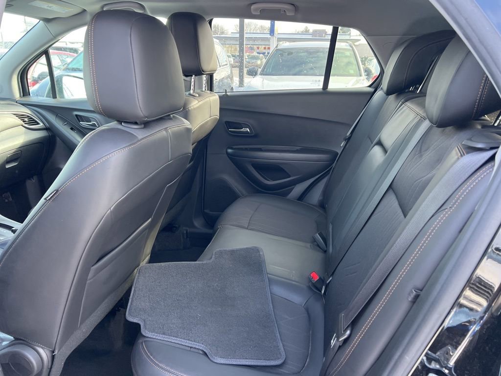 Used 2022 Chevrolet Trax LT w/ LT Convenience Package image 22