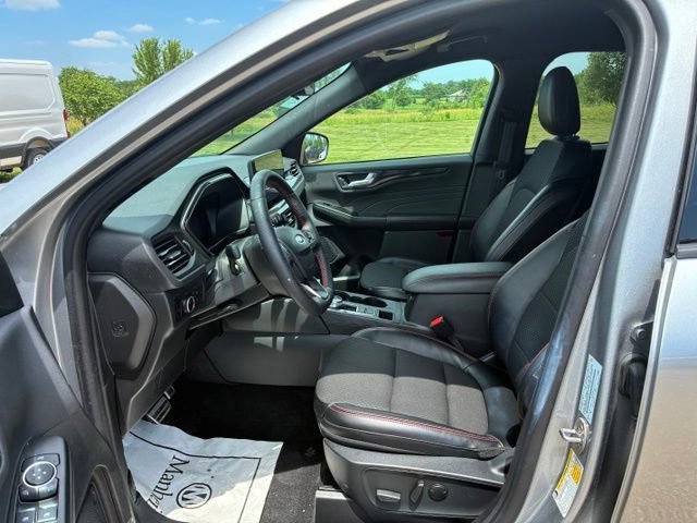 Used 2024 Ford Escape ST-Line w/ Tech Pack #1 AWD/4WD image 4