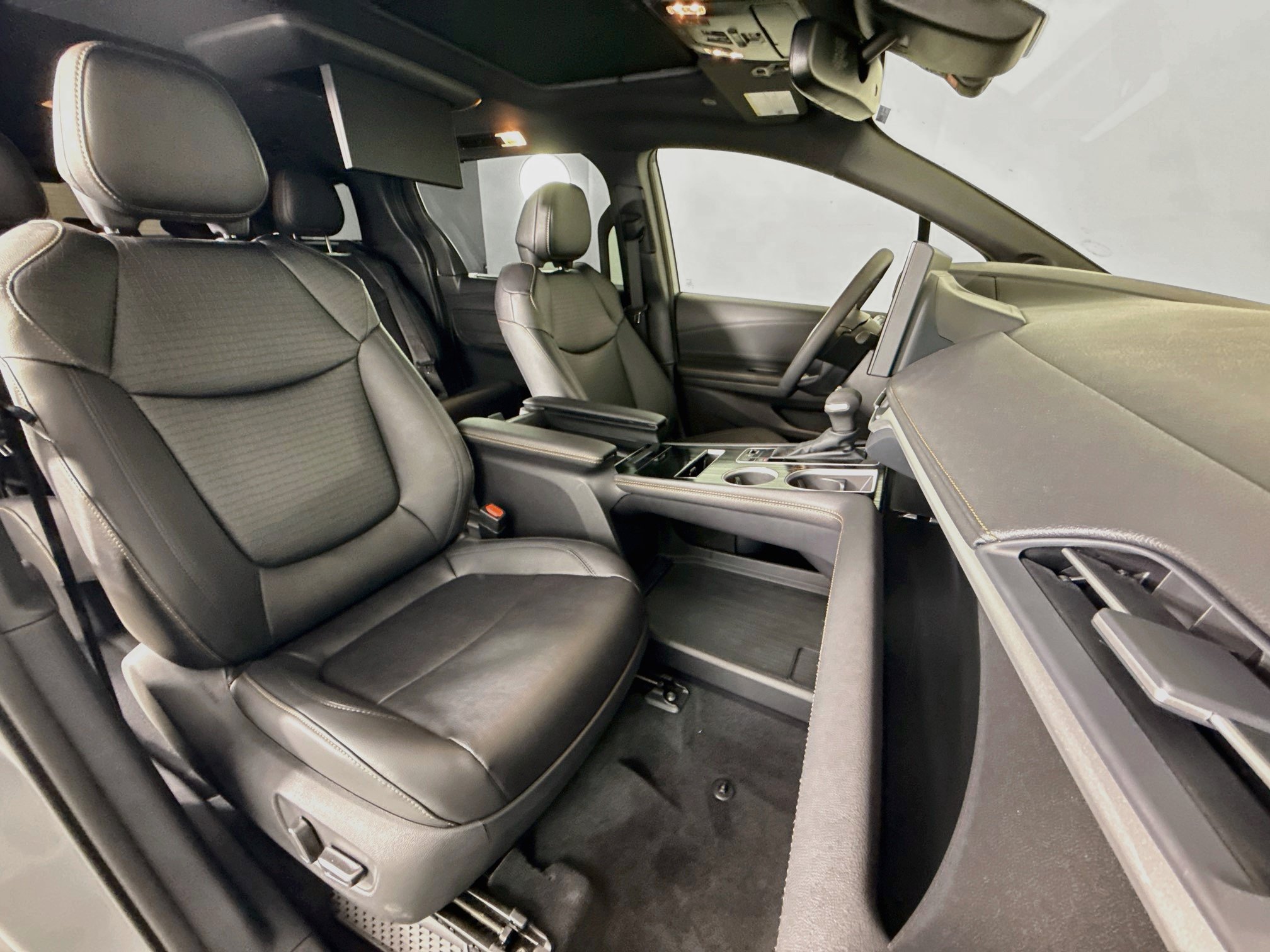 Used 2026 Toyota Sienna XLE Woodland Edition AWD/4WD image 27