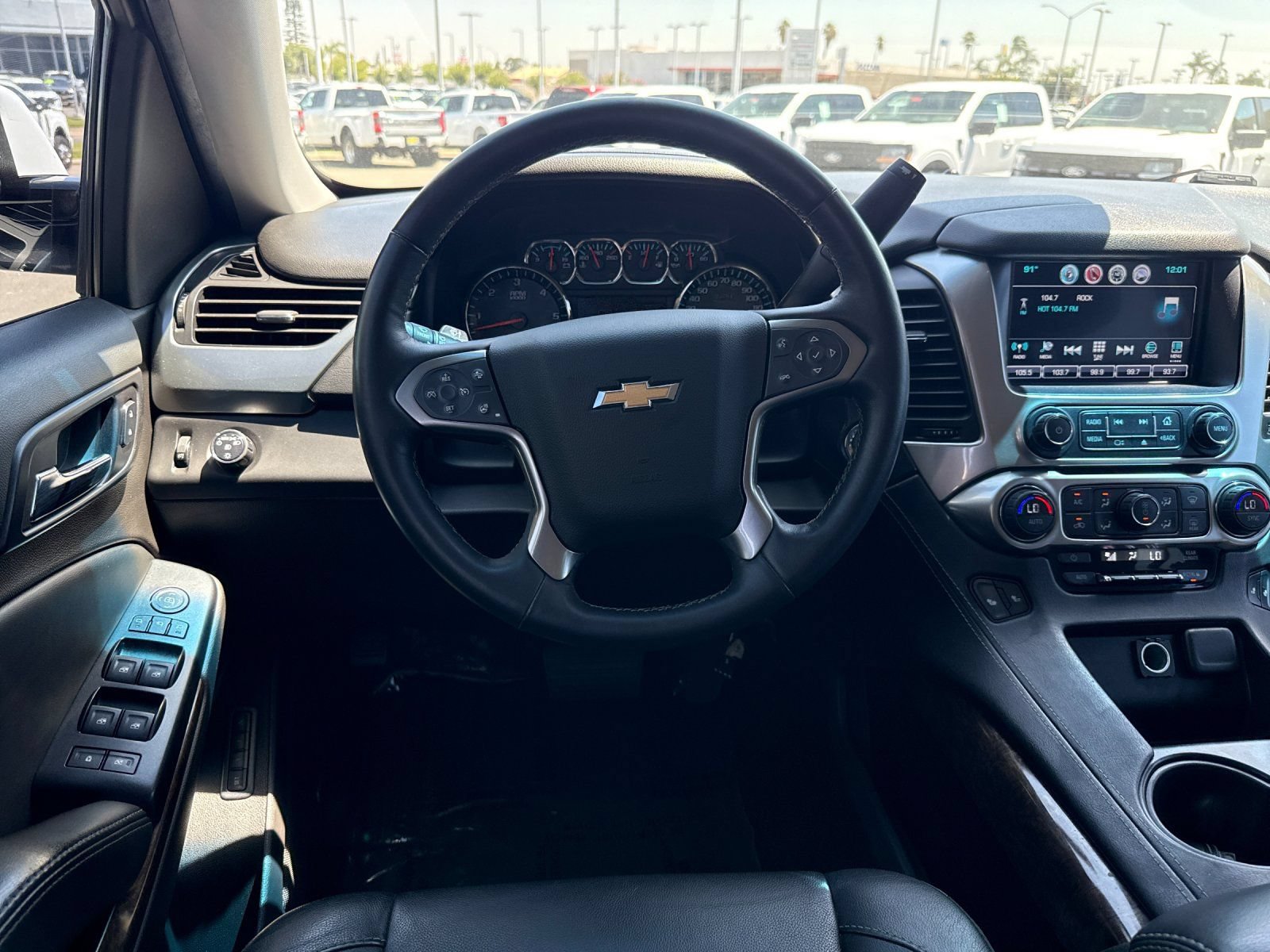 Used 2016 Chevrolet Suburban LT w/ Luxury Package RWD image 12