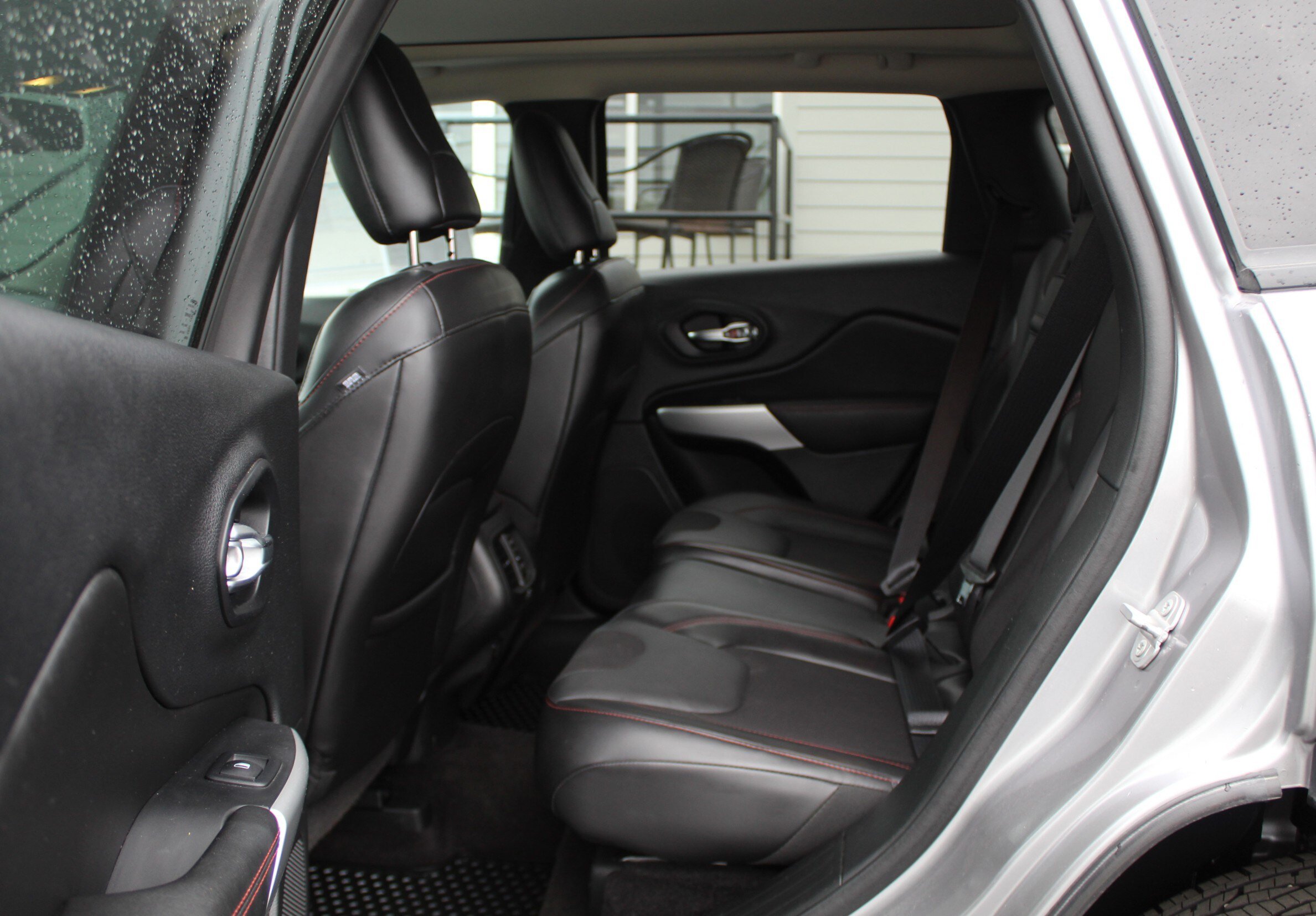 Used 2018 Jeep Cherokee Trailhawk w/ Comfort/Convenience Group AWD/4WD image 19