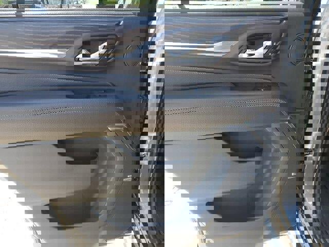 Used 2021 GMC Yukon Denali w/ Denali Premium Package AWD/4WD image 12