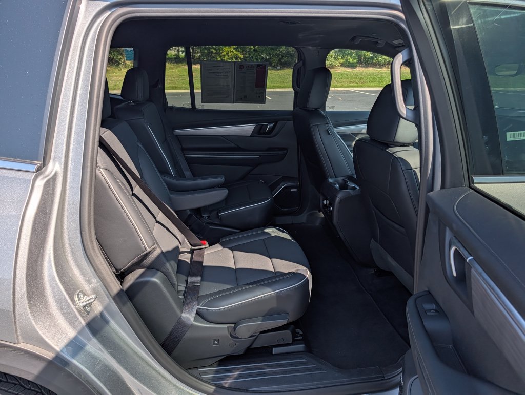 Used 2026 Buick Enclave Preferred w/ Power Package FWD image 13