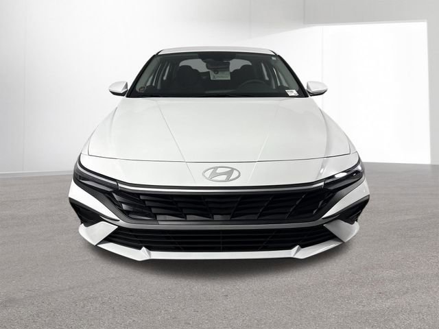 Used 2025 Hyundai Elantra Hybrid FWD image 16