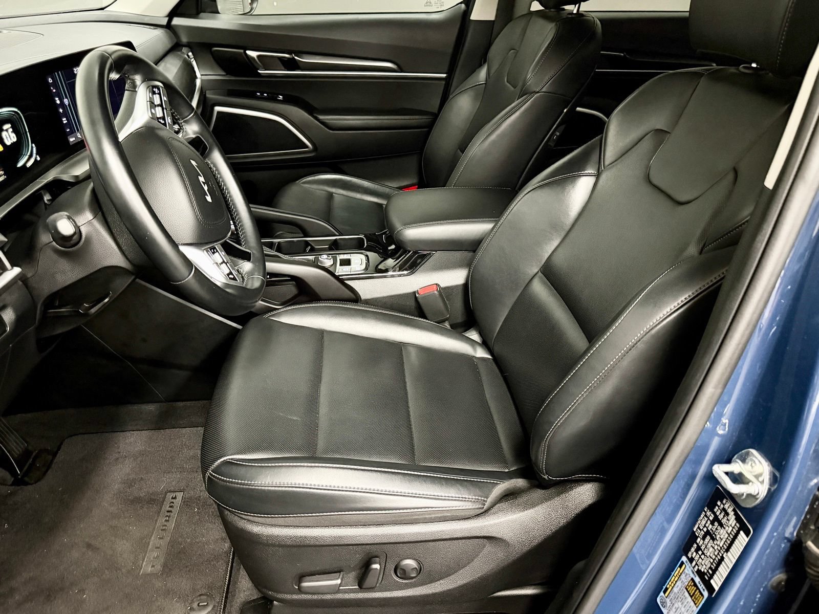 Used 2025 Kia Telluride S FWD image 22
