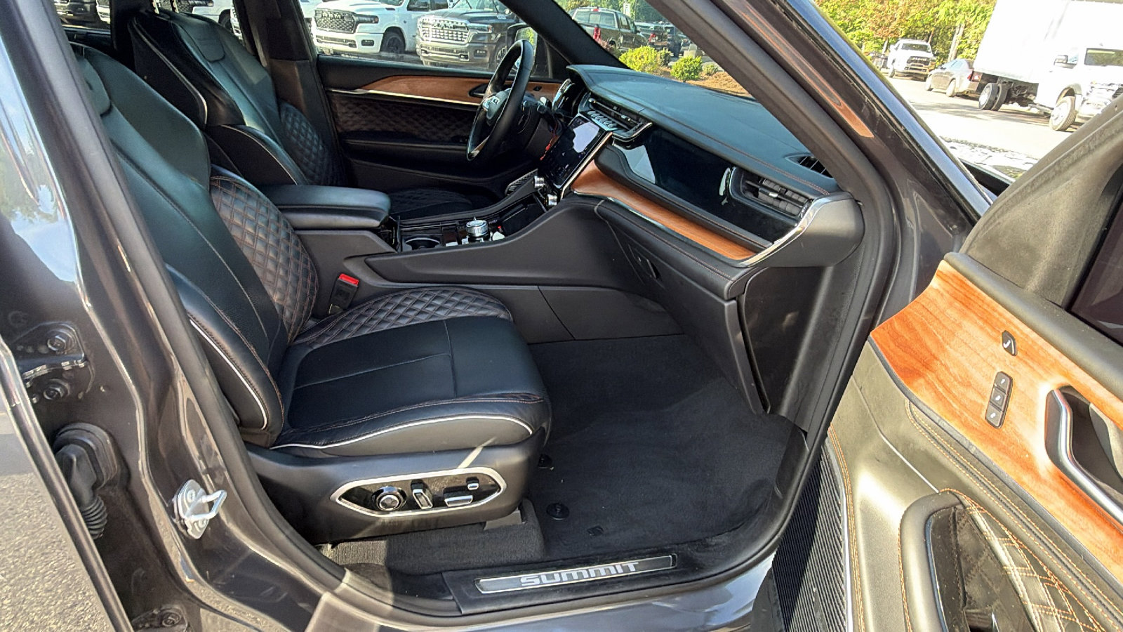 Used 2025 Jeep Grand Cherokee L Summit AWD/4WD image 20
