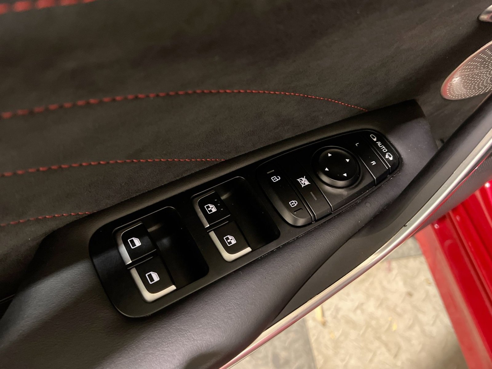 Used 2023 Kia Stinger GT2 image 29