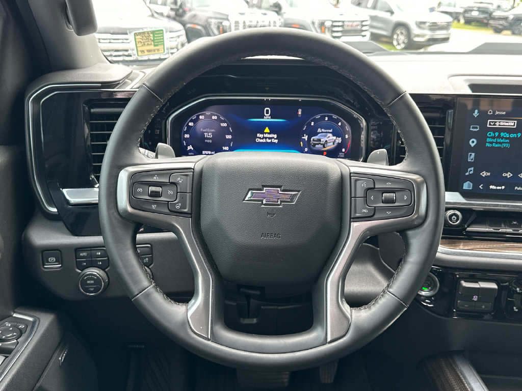 Used 2025 Chevrolet Silverado 1500 LT Trail Boss w/ Convenience Package II AWD/4WD image 24
