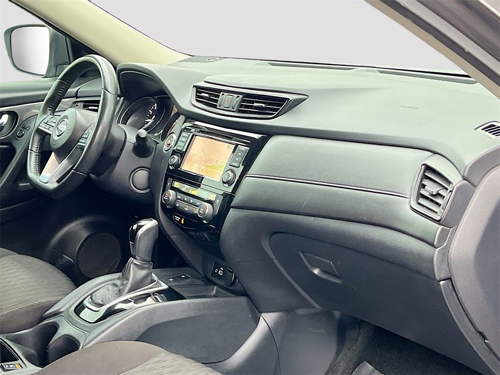 Used 2020 Nissan Rogue SV w/ Premium Package image 30