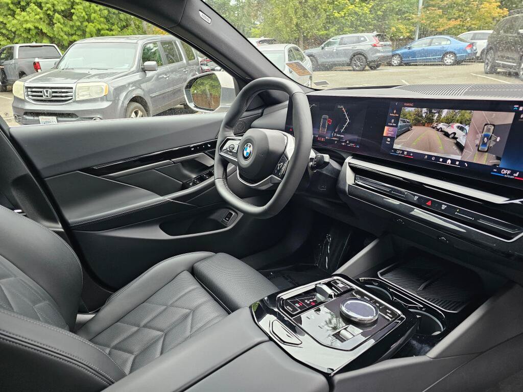 Used 2026 BMW 530i xDrive AWD/4WD image 10