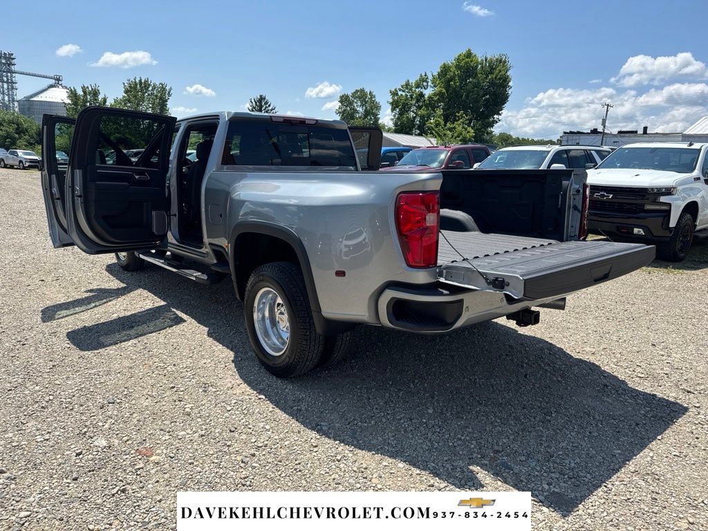 Used 2025 Chevrolet Silverado 3500 High Country w/ High Country Premium Package AWD/4WD image 30
