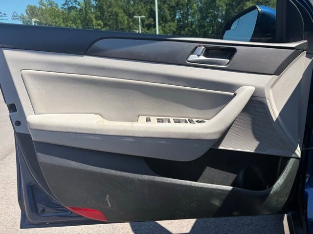 Used 2017 Hyundai Sonata Sport w/ Value Edition Package 02 FWD image 9