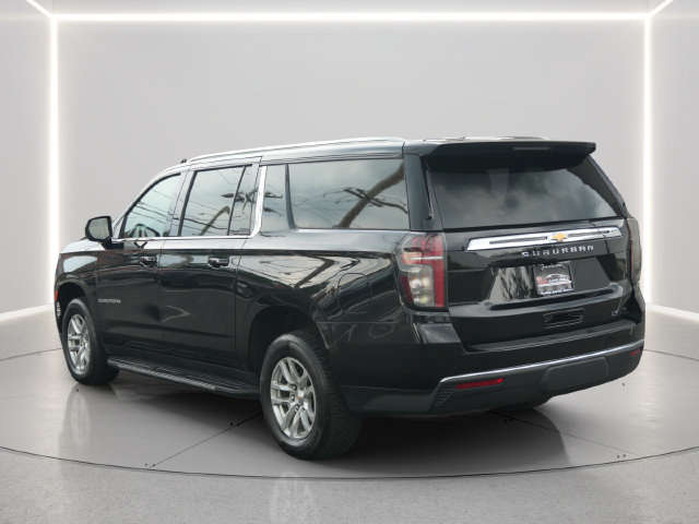 Used 2024 Chevrolet Suburban LT AWD/4WD image 3