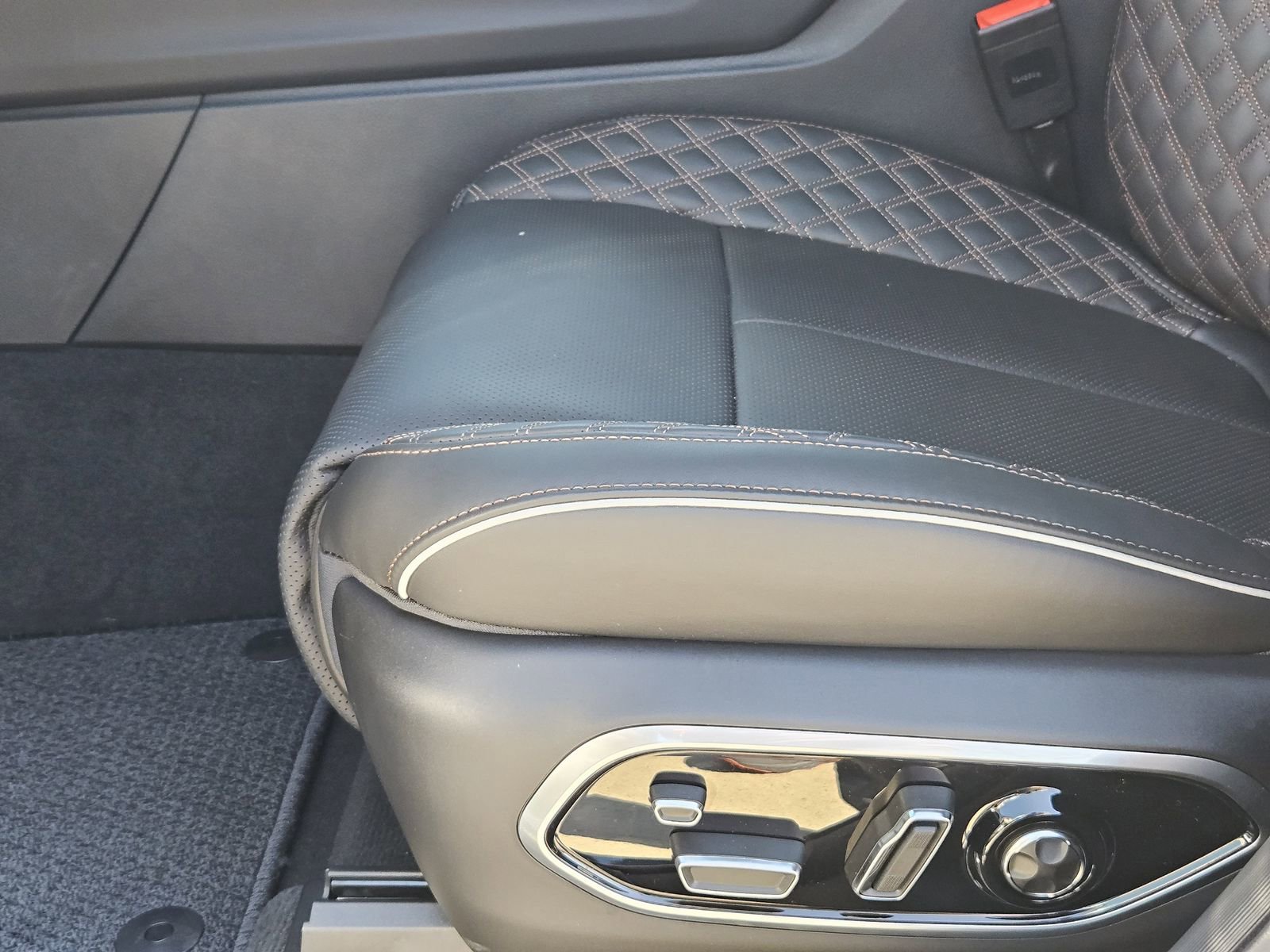 New 2026 Jeep Grand Cherokee L Summit w/ Obsidian Package image 26