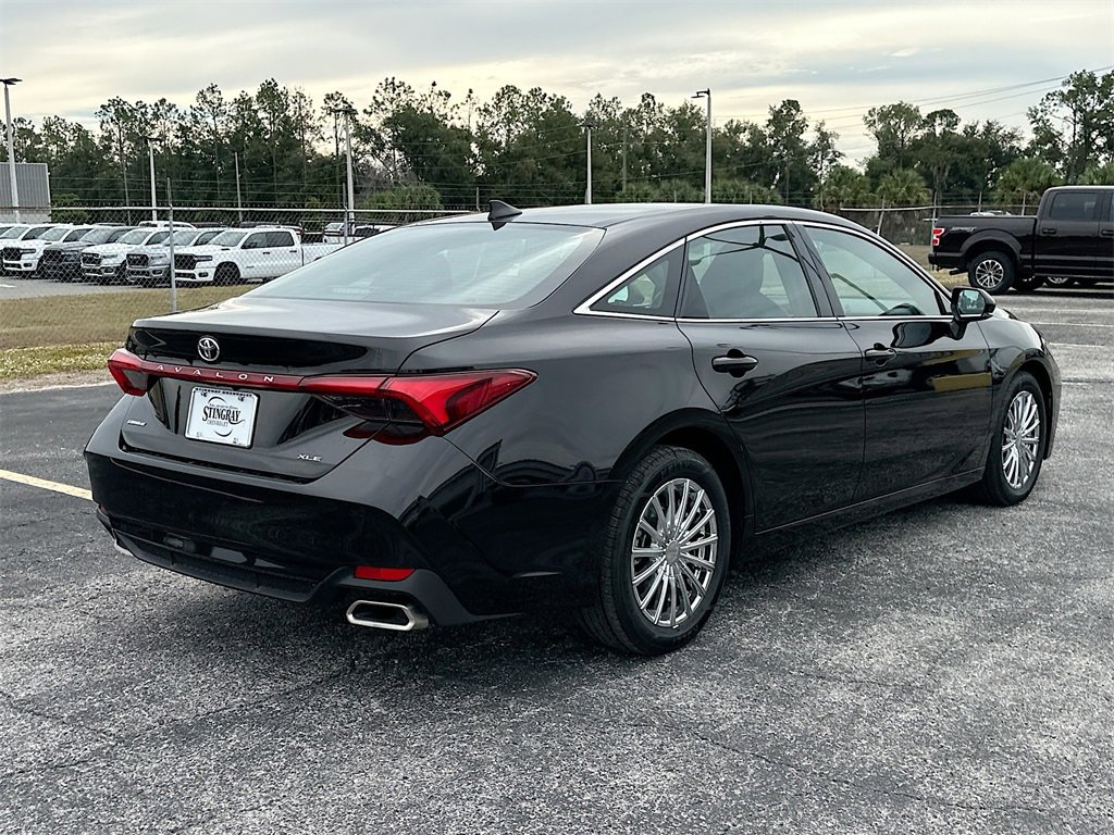 Used 2020 Toyota Avalon XLE image 5