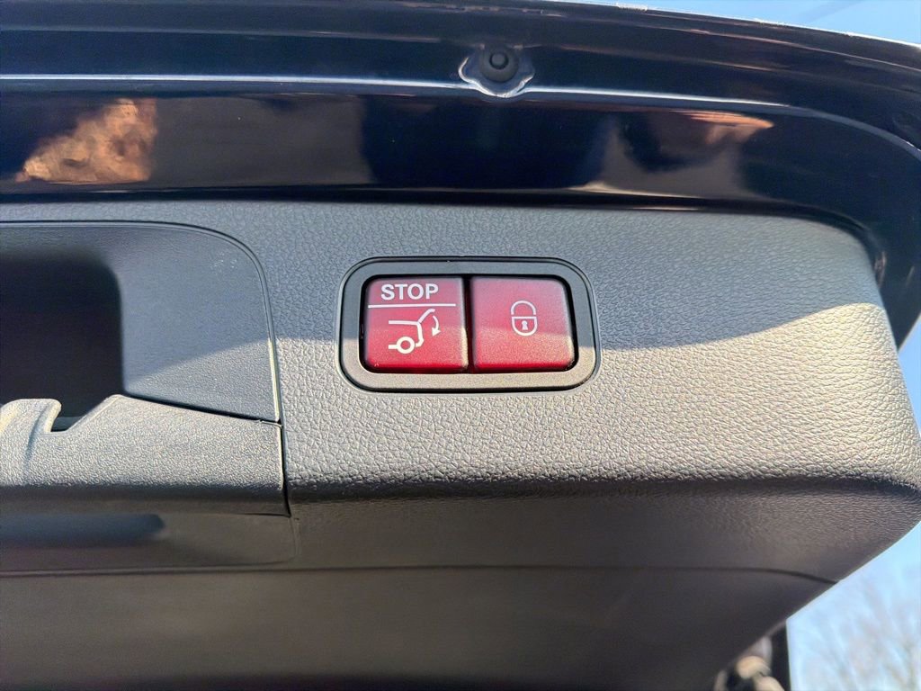 Used 2022 Mercedes-Benz GLC 300 4MATIC image 23