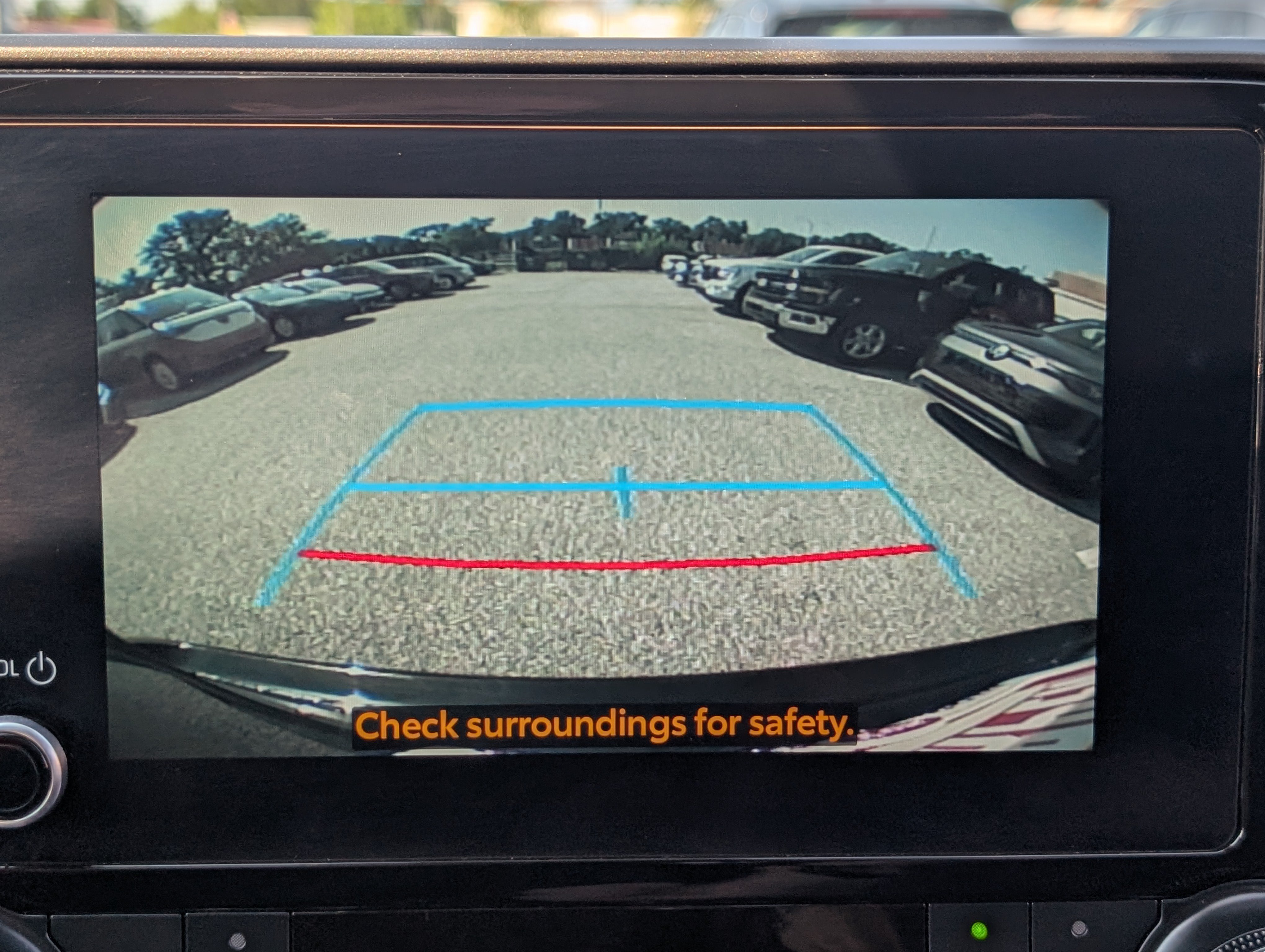 Used 2025 Toyota Highlander LE AWD/4WD image 28