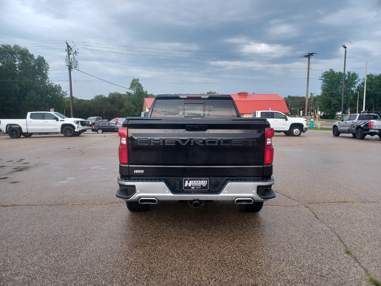 Used 2022 Chevrolet Silverado 1500 LTZ w/ Z71 Off-Road Package AWD/4WD image 4