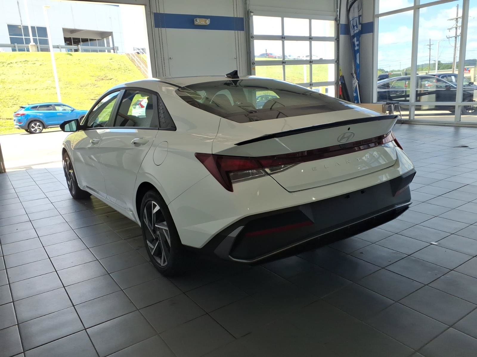 Certified 2025 Hyundai Elantra Sport w/ Cargo Package FWD image 7