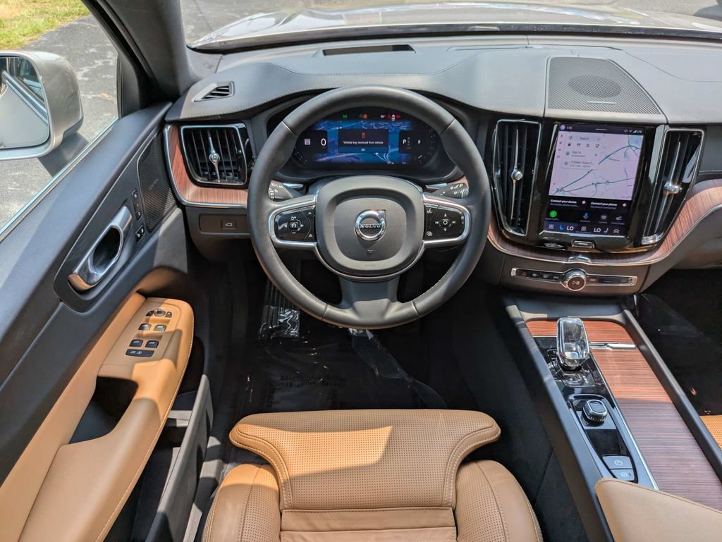Used 2023 Volvo XC60 B5 Ultimate AWD/4WD image 17