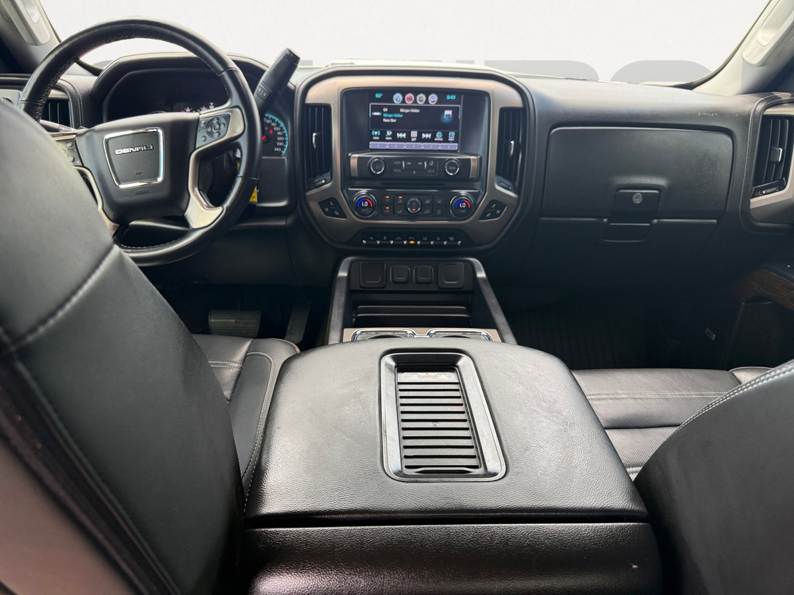 Used 2019 GMC Sierra 2500 Denali w/ Duramax Plus Package AWD/4WD image 3
