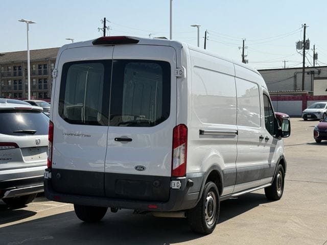 Used 2020 Ford Transit 250 Medium Roof RWD image 4