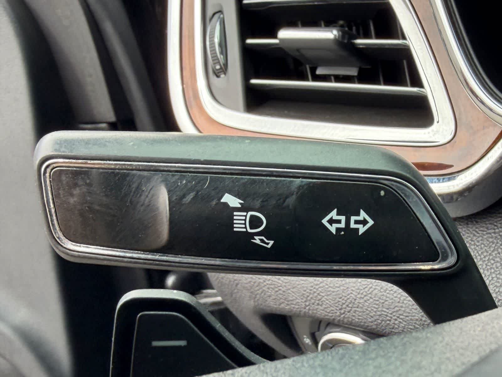 Used 2017 Lincoln Continental Premiere FWD image 29