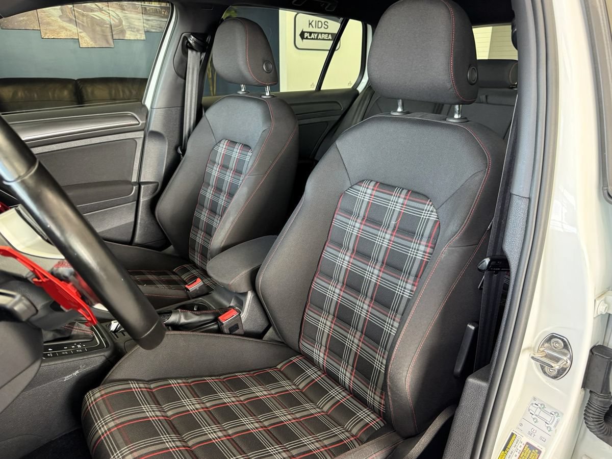 Used 2018 Volkswagen GTI S FWD image 17