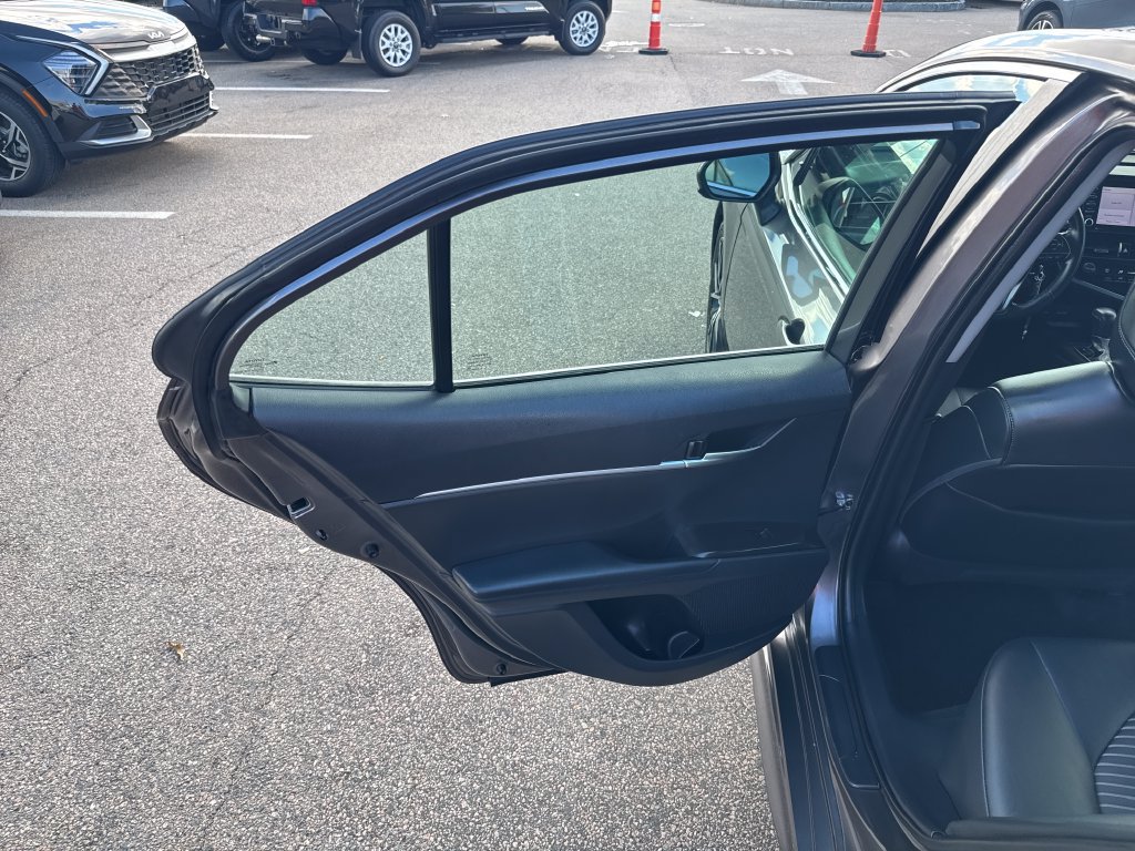 Used 2021 Toyota Camry SE AWD/4WD image 36