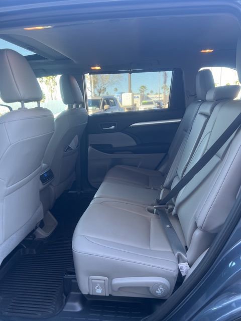 Used 2019 Toyota Highlander XLE image 25