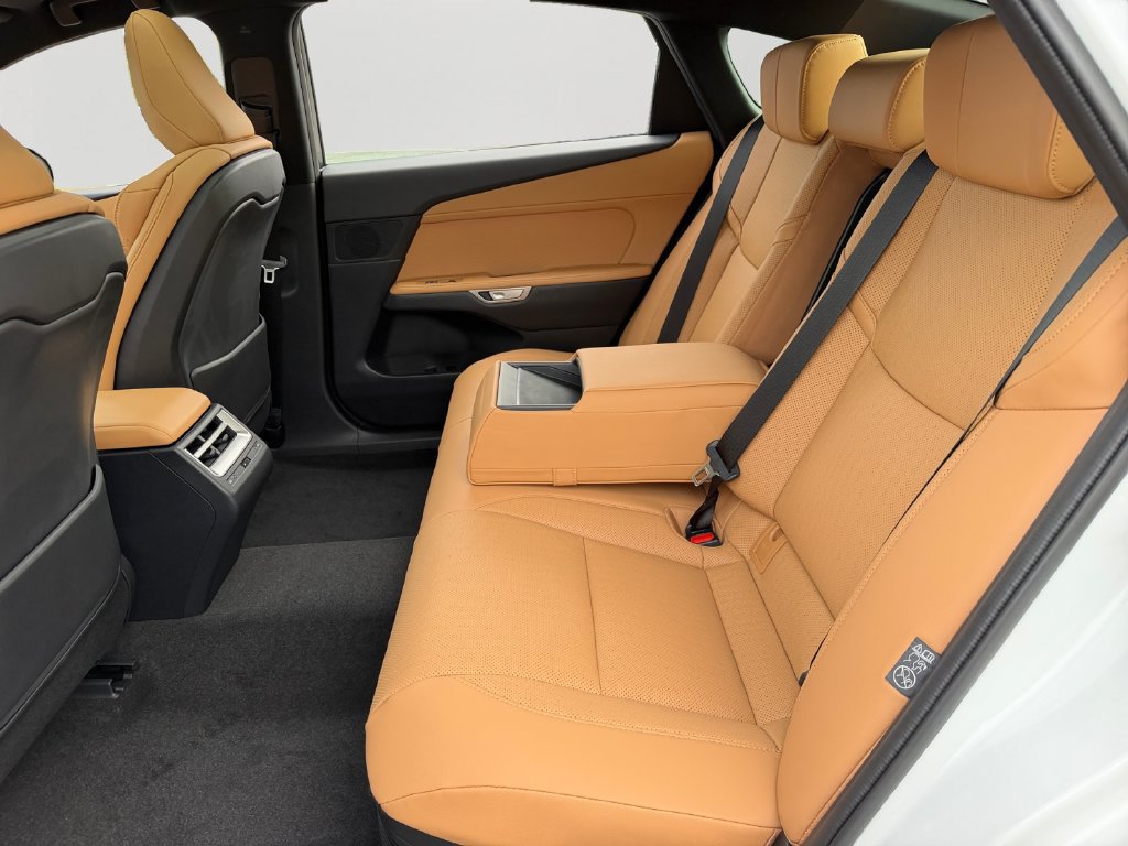 New 2026 Lexus ES 350h AWD image 10