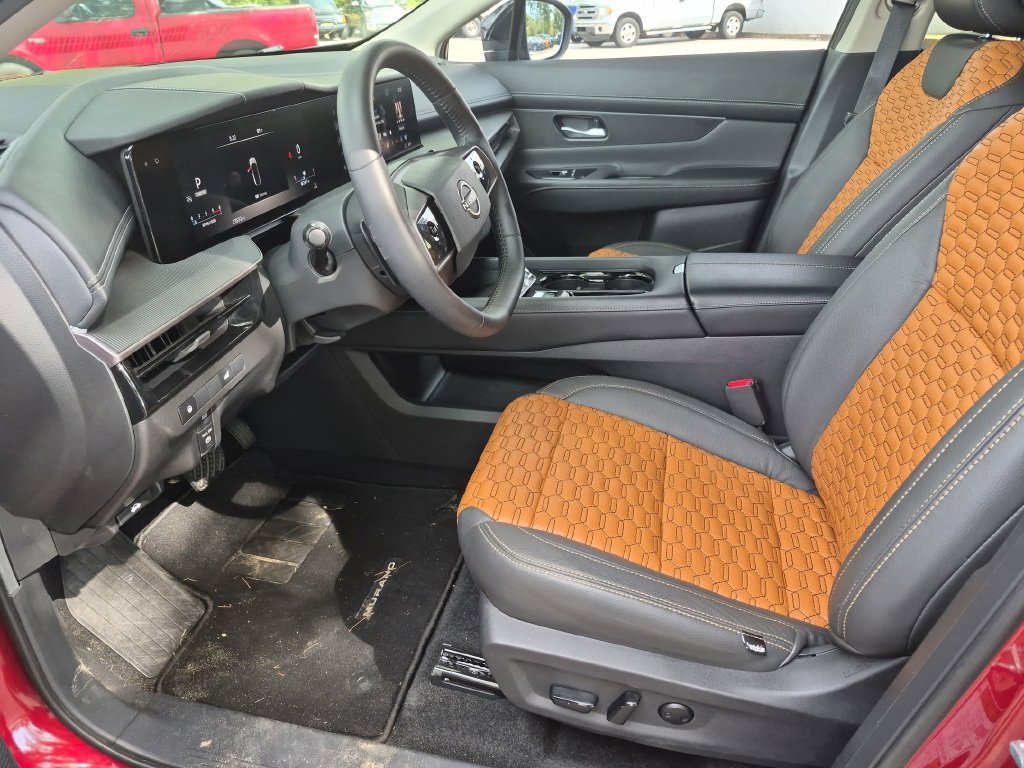 Used 2025 Nissan Murano SV FWD image 16