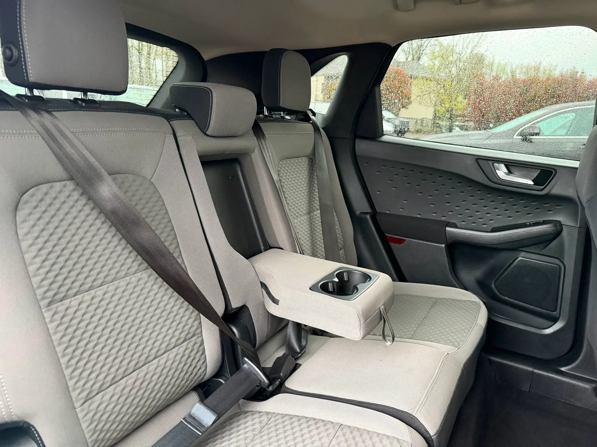 Used 2020 Ford Escape SE image 22