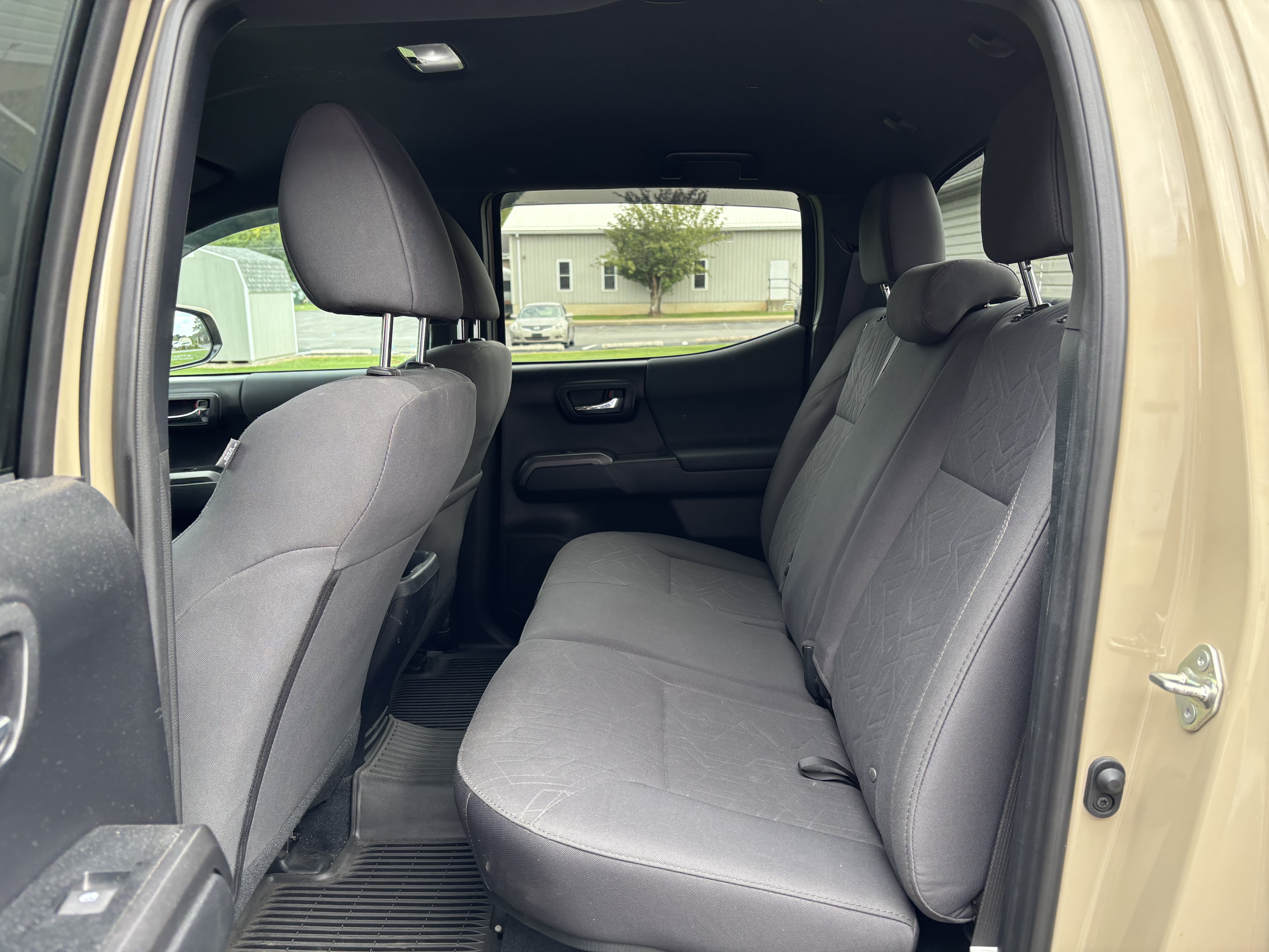 Used 2019 Toyota Tacoma TRD Off-Road w/ Technology Package AWD/4WD image 13