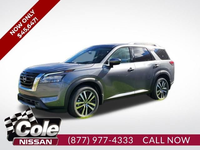New 2025 Nissan Pathfinder Platinum w/ Cargo Package