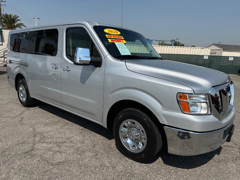 Used 2020 Nissan NV 3500 SV image 3